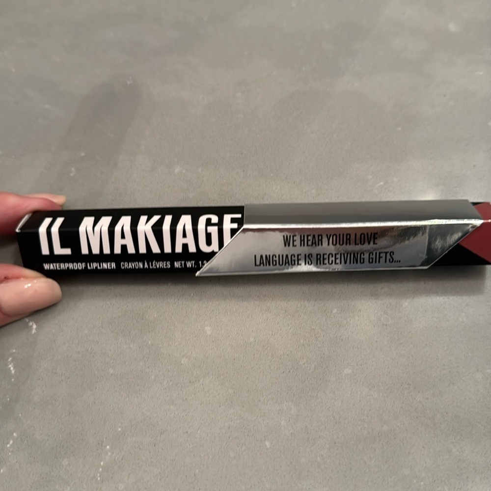 IL MAKIAGE Waterproof Lip Liner